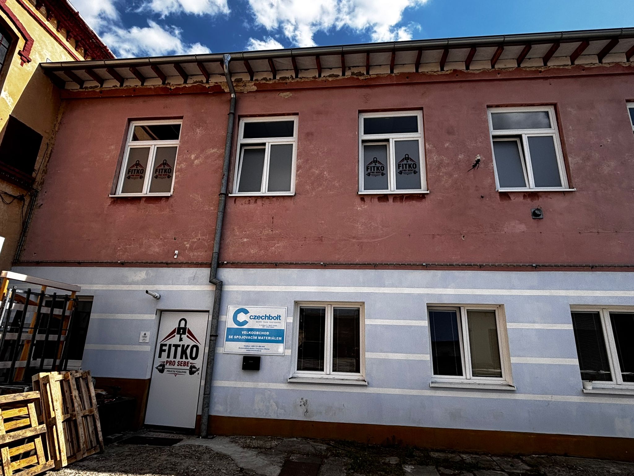 Budova privátního fitka Fitko pro sebe v Krnově